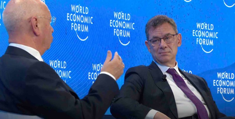 schwab-et-bourla-au-fem-2022-de-davos-en-suisse.jpg