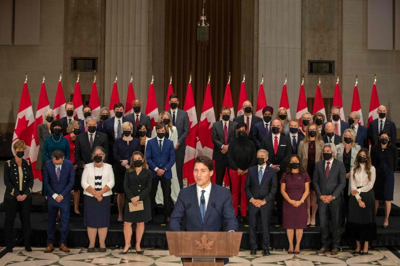 voici-justin-et-ses-parasites-toxiques.jpeg