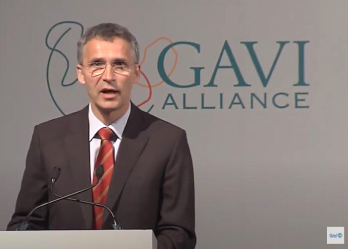 jens-stoltenberg-et-gavi-de-bill-gates.jpeg