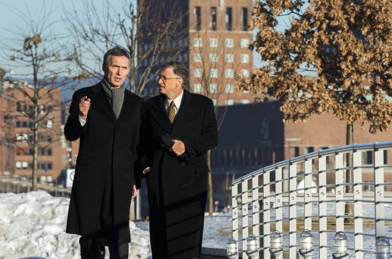 le-chef-de-l-otan0jens-stoltenberg-avec-bill-gates.jpeg