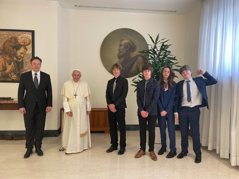 musk-visite-le-pape.jpeg