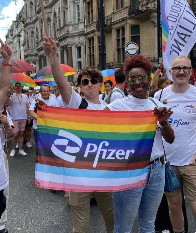 le-culte-lgbtq-de-pfizer.jpeg