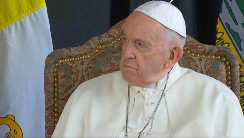 le-pape-qui-en -a-plein-les-oreilles.jpg