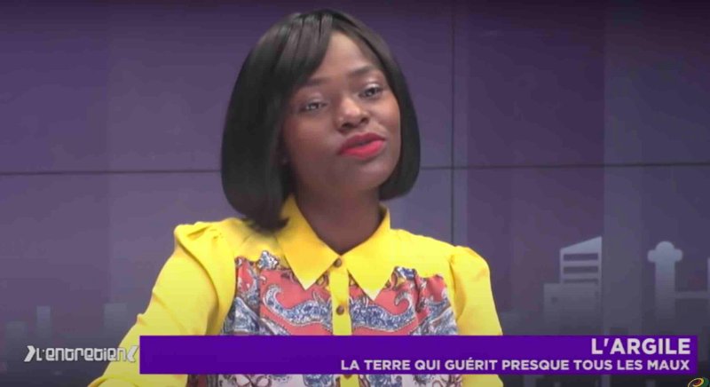 la-presentatrice-de-l-entretien-a-ortb.jpg