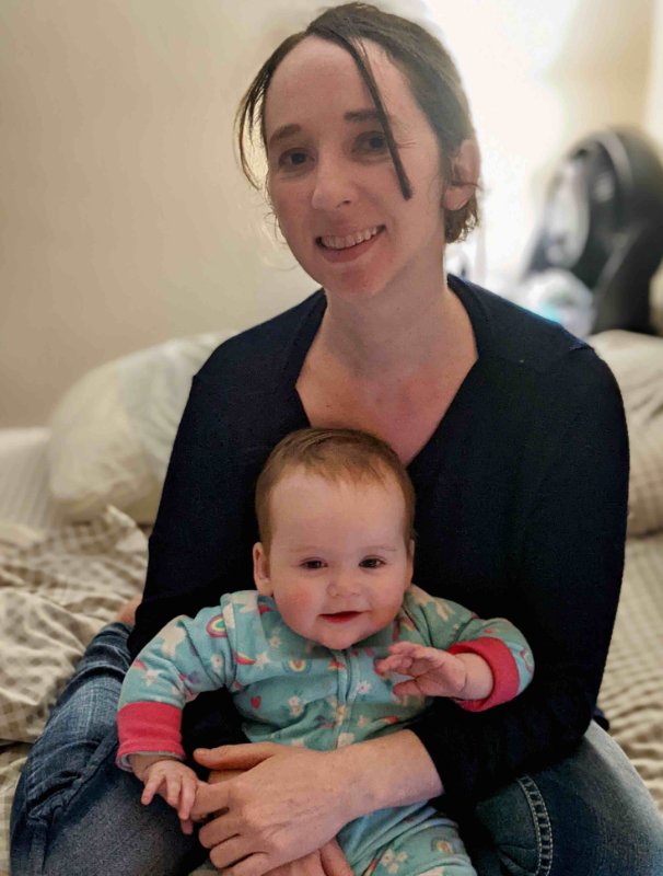 la-dre-laura-lopez-et-son-bebe-avant-le-spikevax.jpg