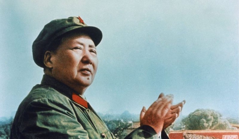 mao-tse-tung-en-chine-qui-saisissait-les-fermes.jpg