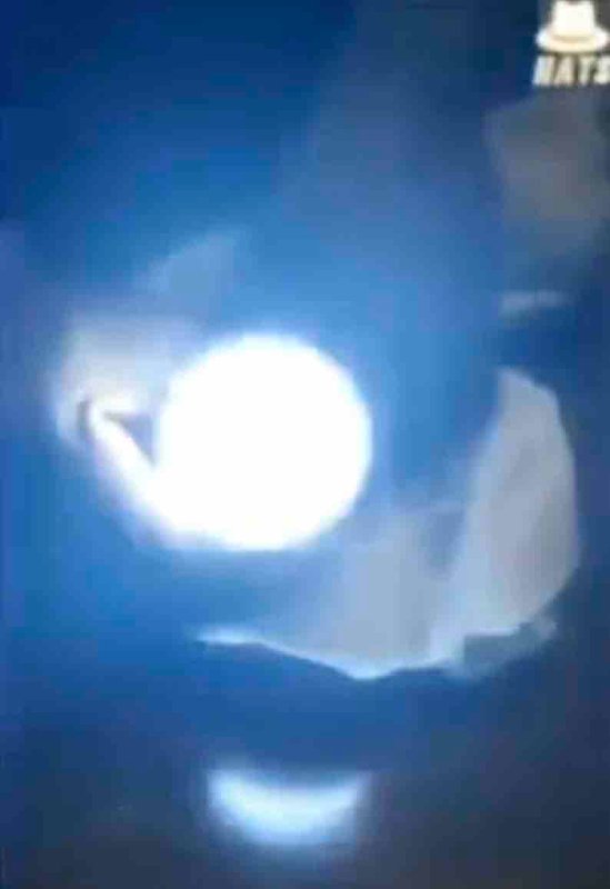 ampoule-led-qui-allume-au-contact-du-graphene.jpg
