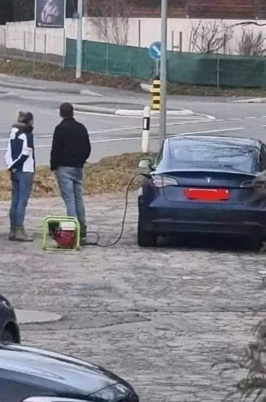 automobile-electrique-a-generatrice.jpeg
