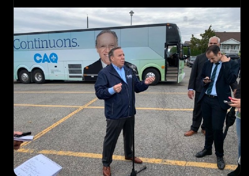 il-n-y-a-jamais-de-foules-pour-la-caq.jpeg