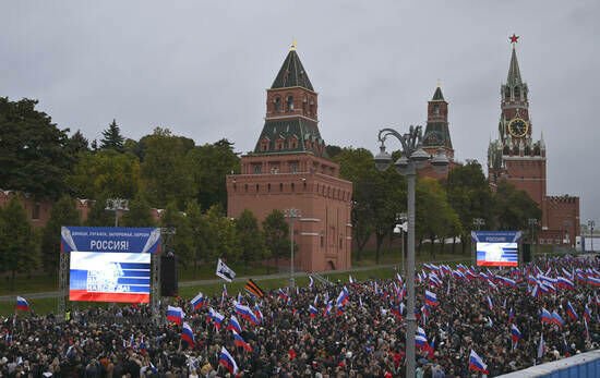 celebrations-a-la-place-rouge.jpg