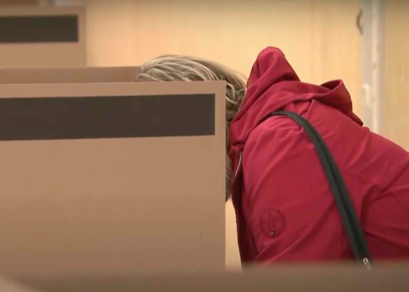 les-bureaux-de-vote-ne-sont-pas-encore-fermes.jpg