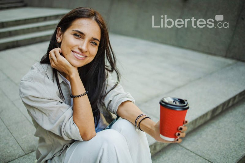 libertes-femme-souriante.jpg