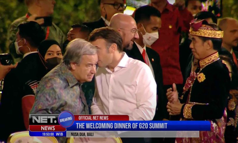 emmanuel-macron-a-l-oreille-d-antonio-guterres.jpg