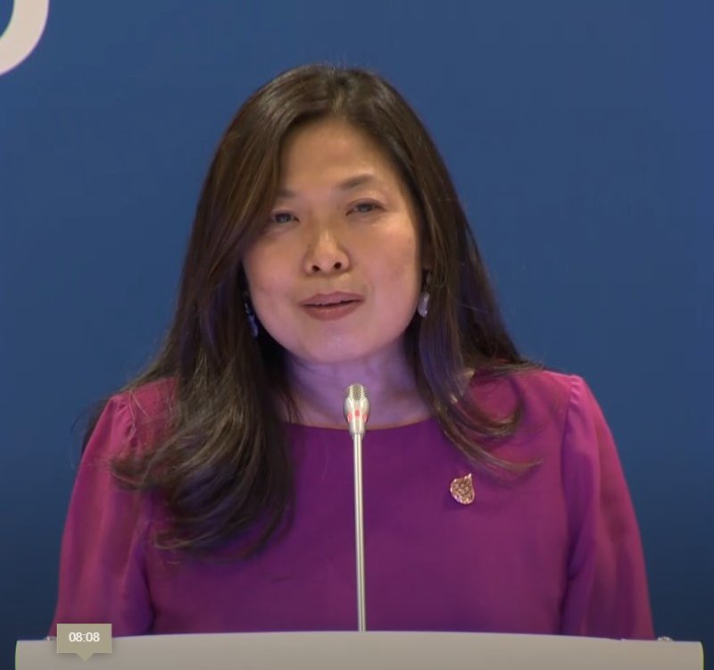 mary-ng-au-sommet-de-l-apec.jpg
