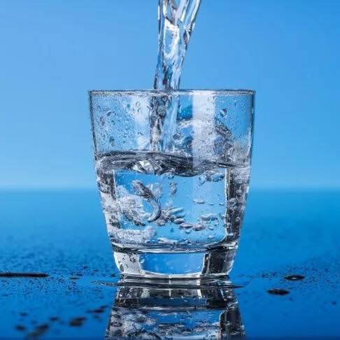 verre-d-eau-avec-du-deuterium.jpg