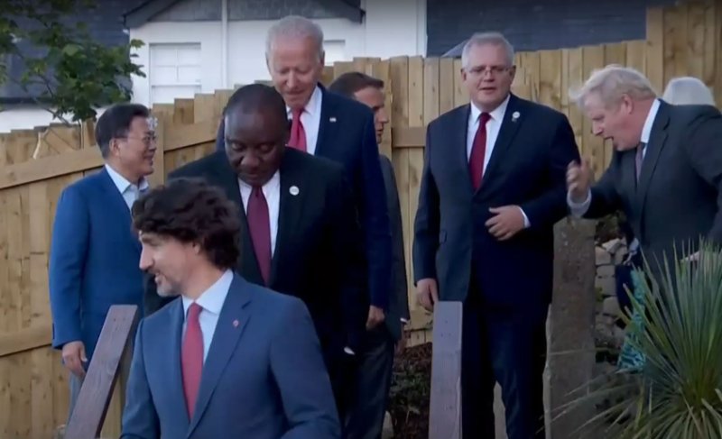 jutin-trudeau-et-ses-vis-a-vis-mondialistes-au-g7-2021.JPG