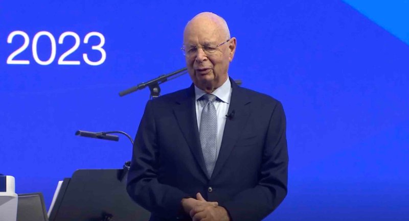 klaus-schwab-aux-prix-crystal-16-janvier-2023.jpg