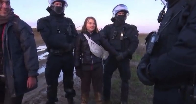 la-fausse-arrestation-de-greta-thunberg-en-marge-du-fem-2023.jpg