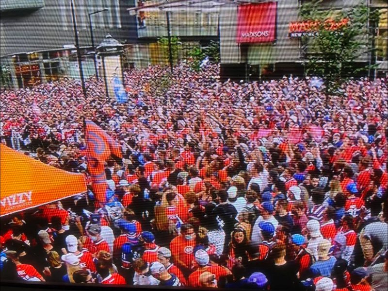rassemblement=-des-fans-du-canadien-a-l-exterieur-du-centre-bell-24-juin-2021.jpg