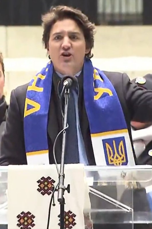 justin-trudeau-qui-prefere-defendre-les-neo-nazis-ukrainiens.jpg