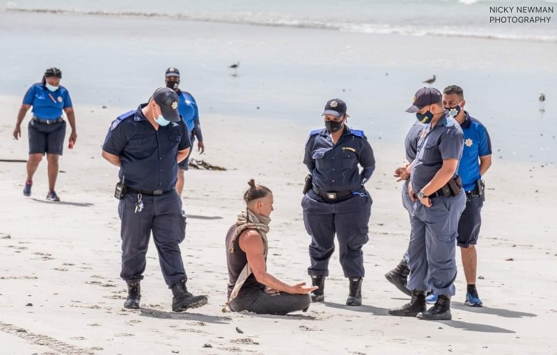 l-oppression-policiere-covid-fasciste-en-australie-fevrier-2021.jpg