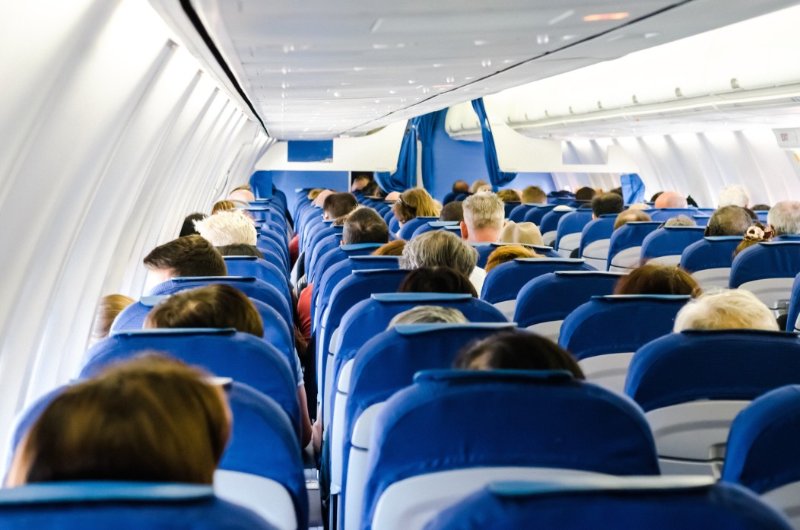 voyageurs-dans-un-avion.jpg
