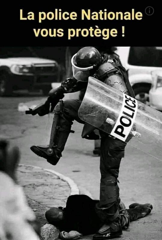 Il y a quelques années nous aurions tous associé cette photo à un pays dictatorial.<br /><br />2023 en #France<br /><br />M le Président vous n' êtes plus en capacité de gouverner.<br /><br />La vie n'est pas une scène de théâtre!<br /><br />https://twitter.com/MartineWonner/status/1639983907087974400