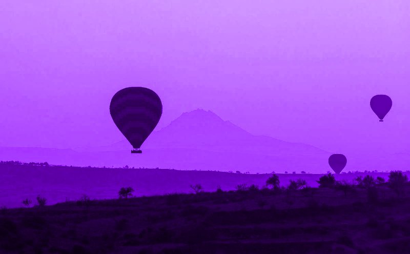 montgolfieres-au-loin.jpg