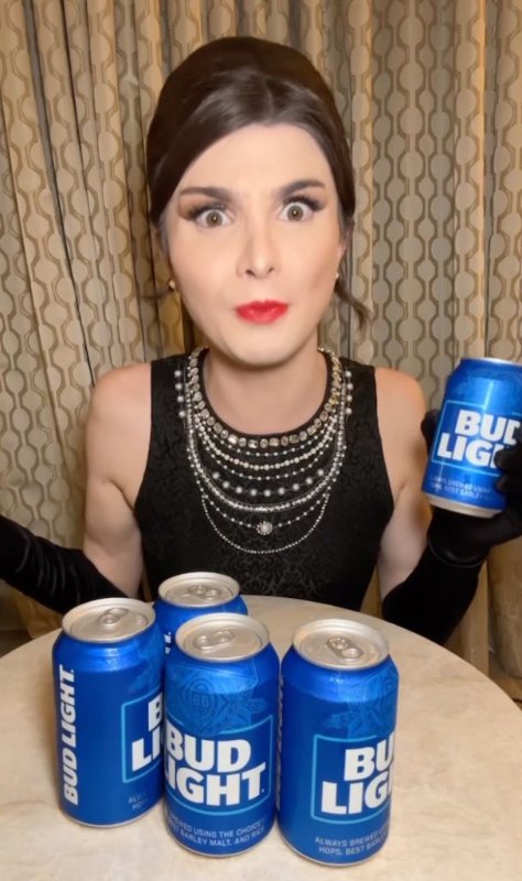 dylan-mulvaney-et-la-bud-light.jpg